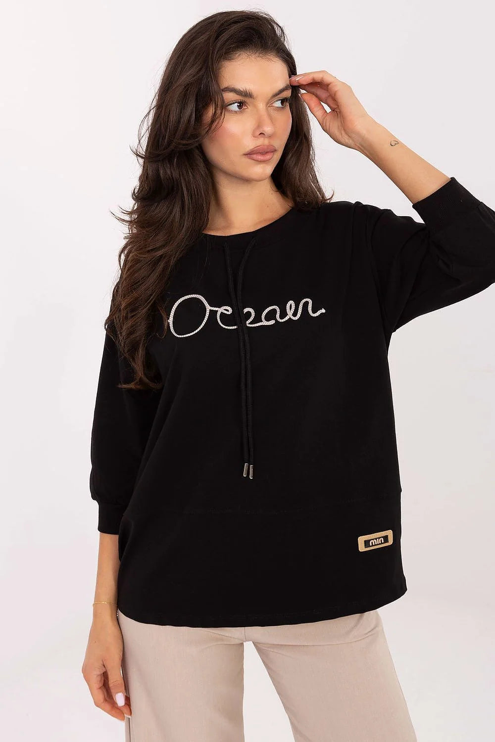 chemisier sweatshirt femme oversize coton doux manches bouffantes trois quarts col rond cordons décoratifs broderie subtile patch beige noir