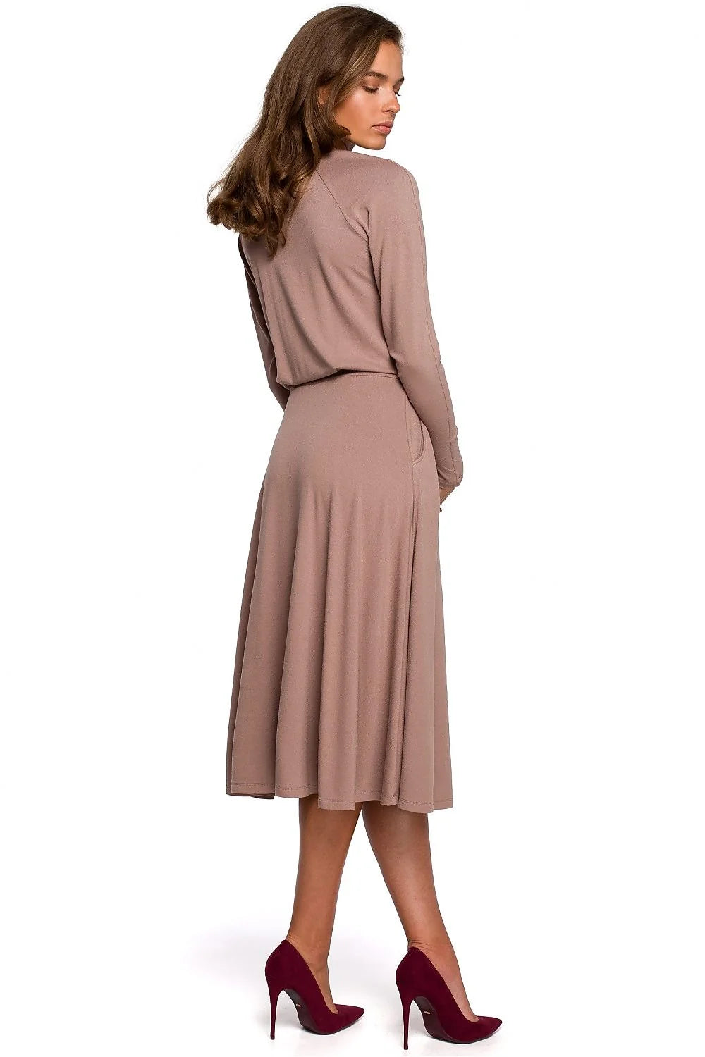 Robe de jour en viscose taupe élégante coupe fluide manches longues pour femmes modernes raffinées
