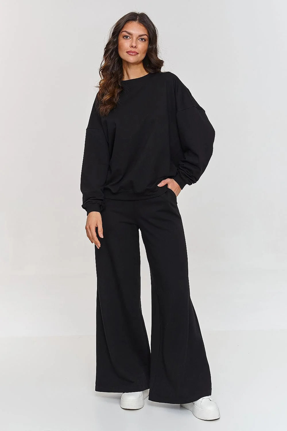 Ensemble Makadamia pour femmes, sweatshirt et pantalon amples en tissu confortable, couleur noire, style moderne et élégant, polyvalent pour quotidien ou soirées
