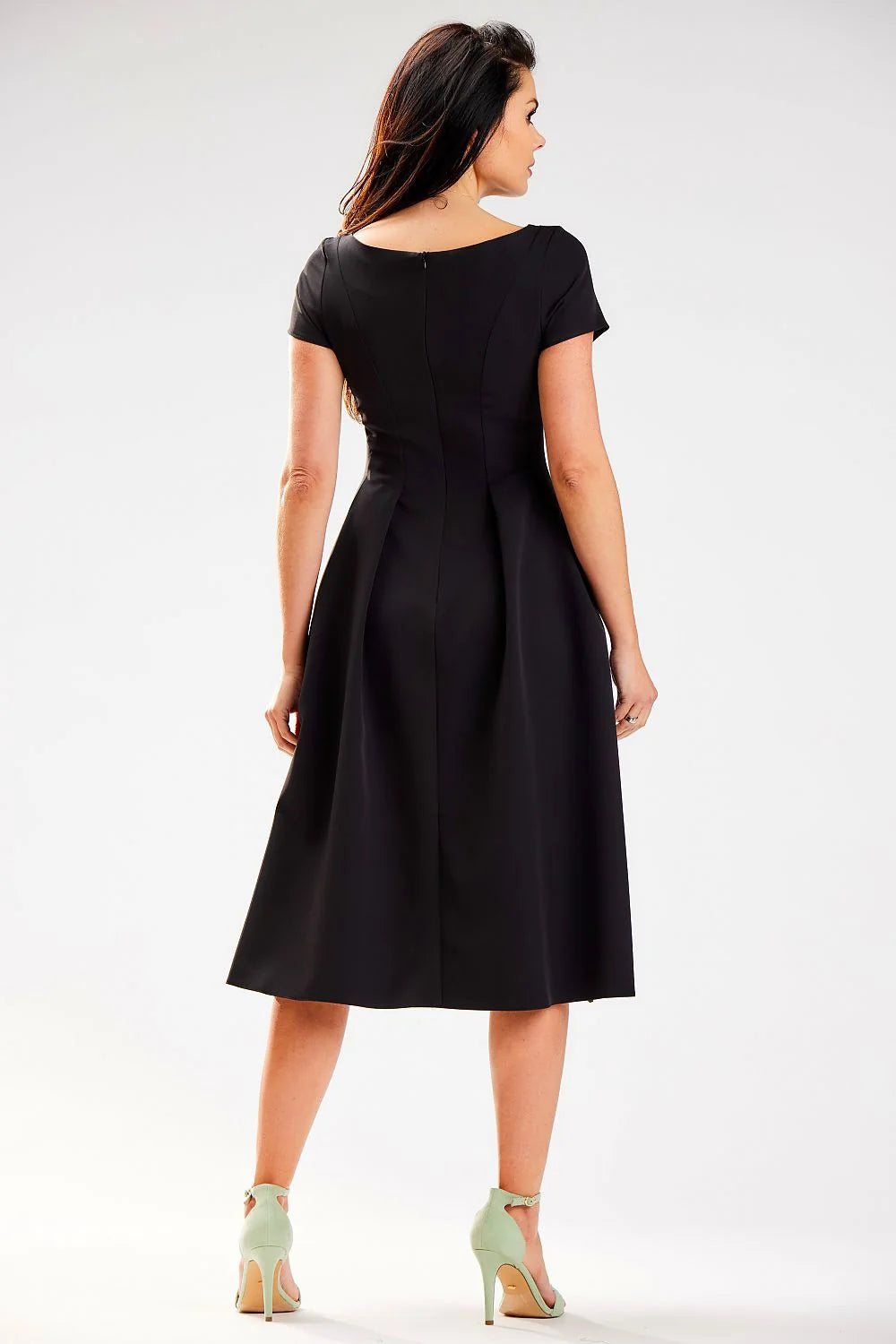 Robe de jour élégante noire manches courtes encolure bateau zip dos taille ajustable femme
