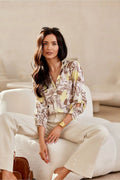 chemise femme motifs floraux beige marron jaune manches longues boutonnees coupe ample fluide legere viscose coton melange elegante decontractee oversize