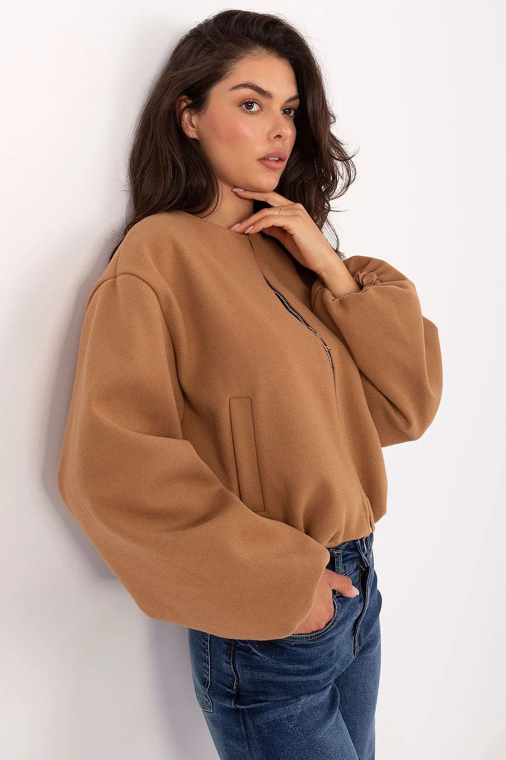 veste courte femme camel texturée feutre oversize col rond fermeture zippée manches bouffantes base élastiquée poches discrètes