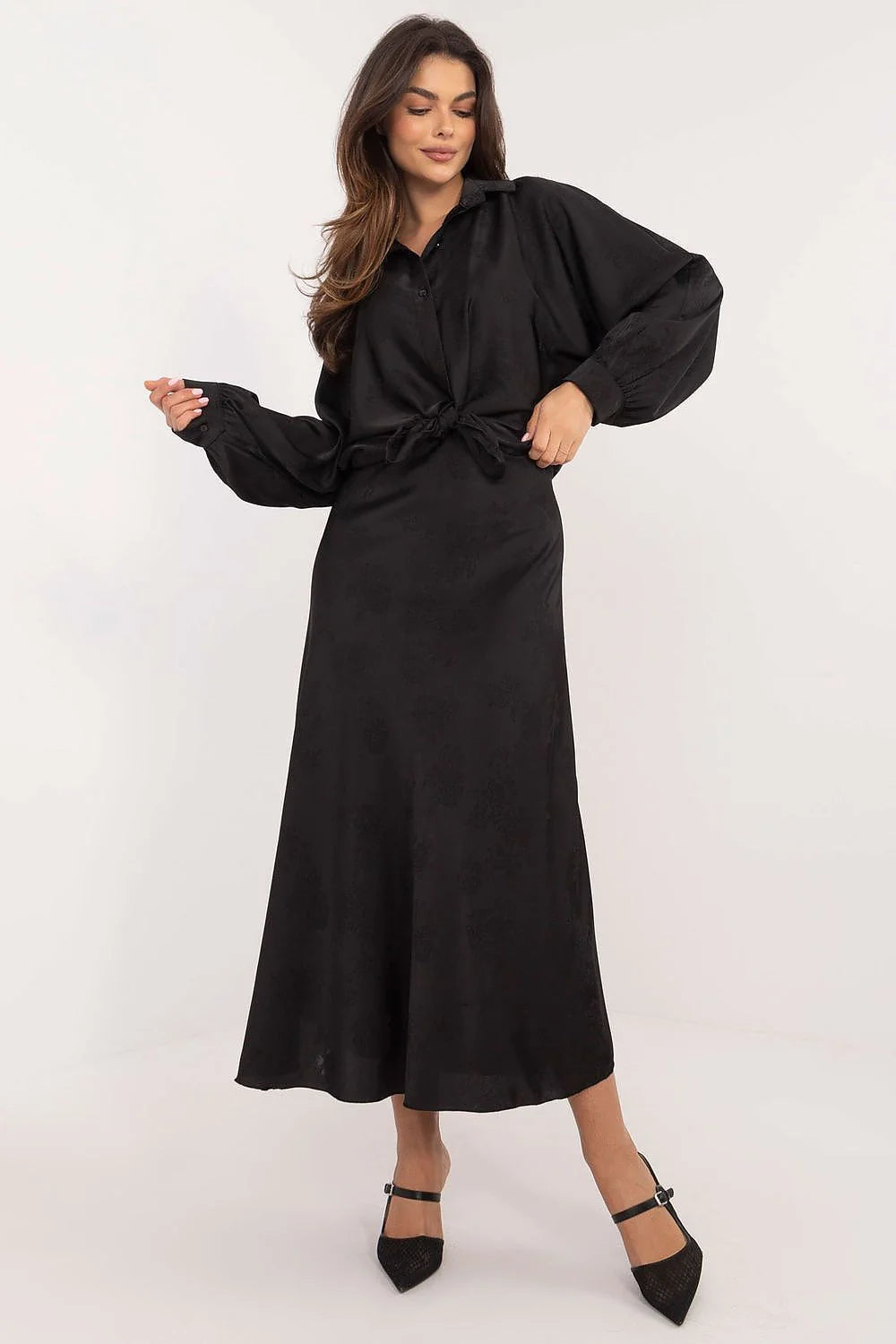 Robe élégante pour femme noire longue manches courtes tissu satiné coupe évasée en deux pièces