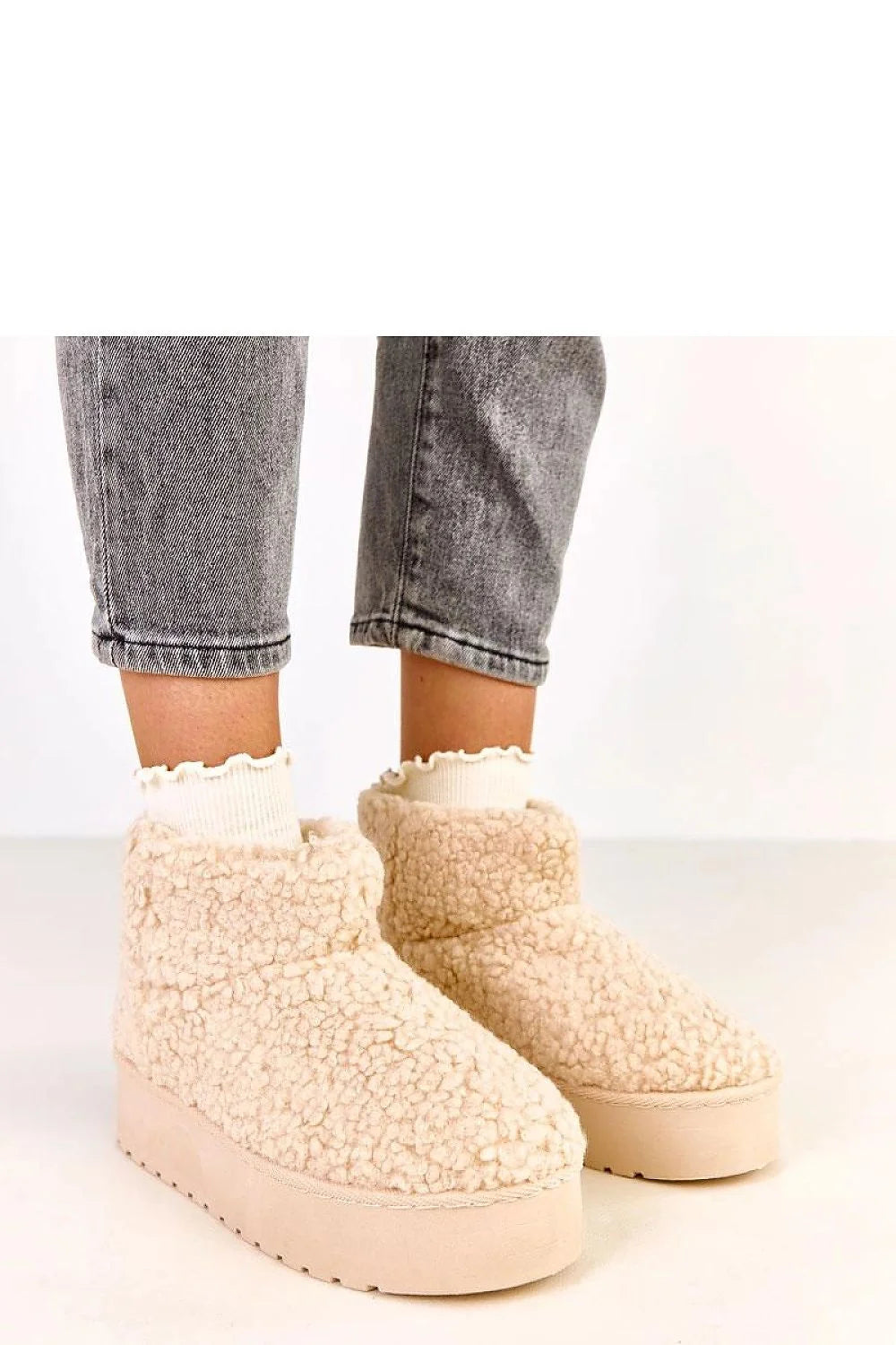 bottes neige fourrure synthétique mouton doublure pelucheuse sherpa beige crème bouclette imitation peau plateforme 4cm semelle antidérapante slipon