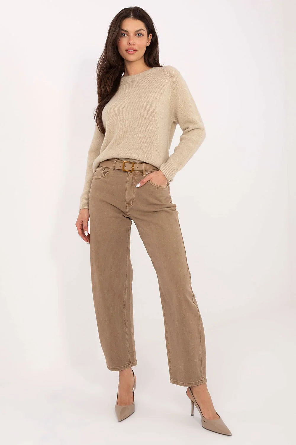 jean femme coupe ballon taillehaute coton élasthanne léger fuselé cheville taupe poches plaquées arrière ceinture boutonnée fermeture glissière confortable