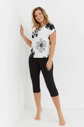 Pyjama femme motifs floraux noir et blanc pantalon capri viscose confortable encolure ronde modern style décontracté