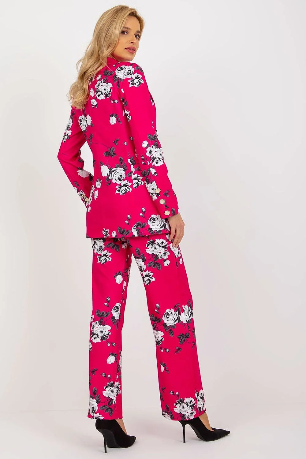 Costume tailleur femme veste pantalon bleu vif motifs floraux blancs brun élégant moderne occasion formelle professionnelle