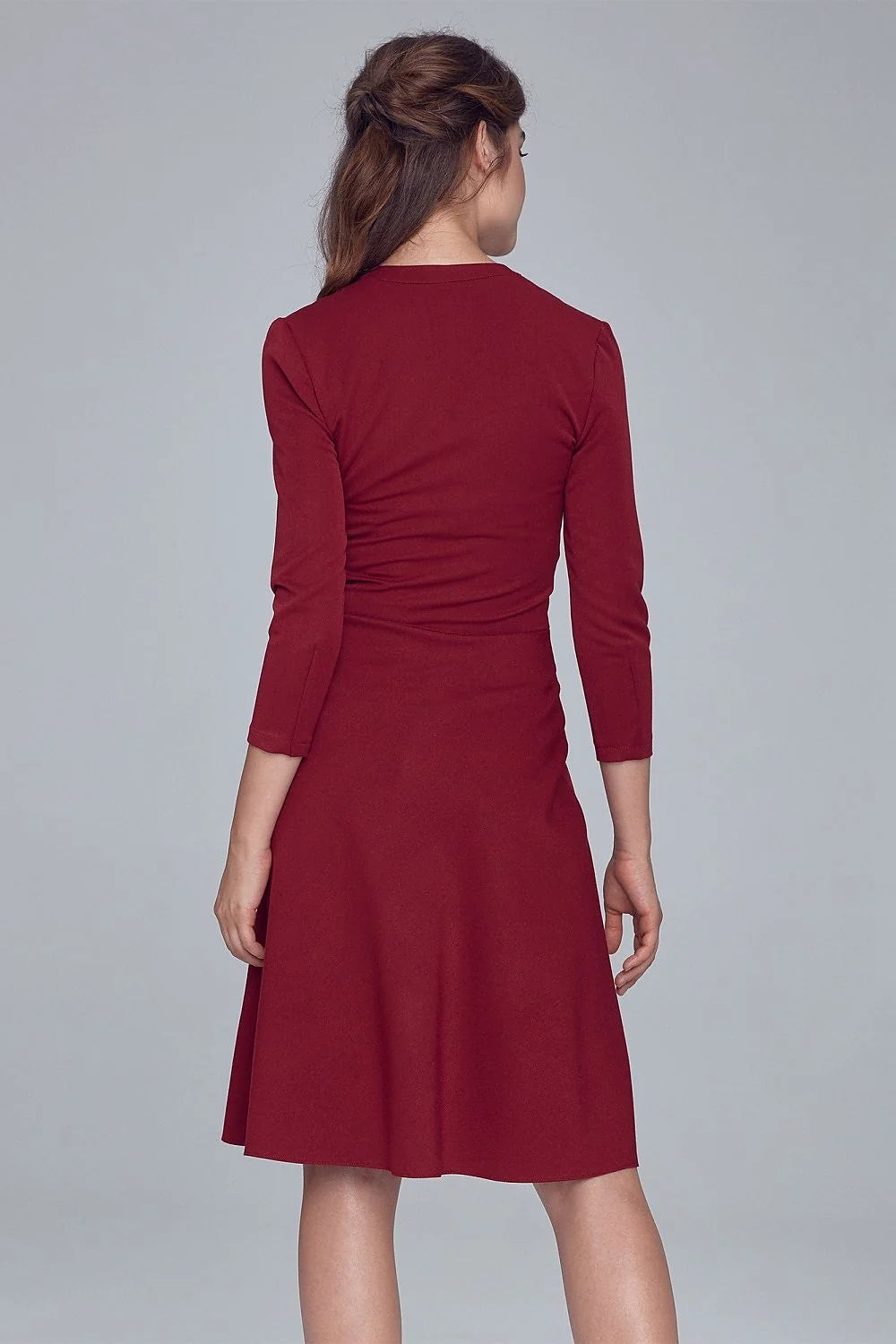 Robe femme bordeaux jersey classique élégante ajustée manches trois-quarts boutons avant silhouette raffinée soirée