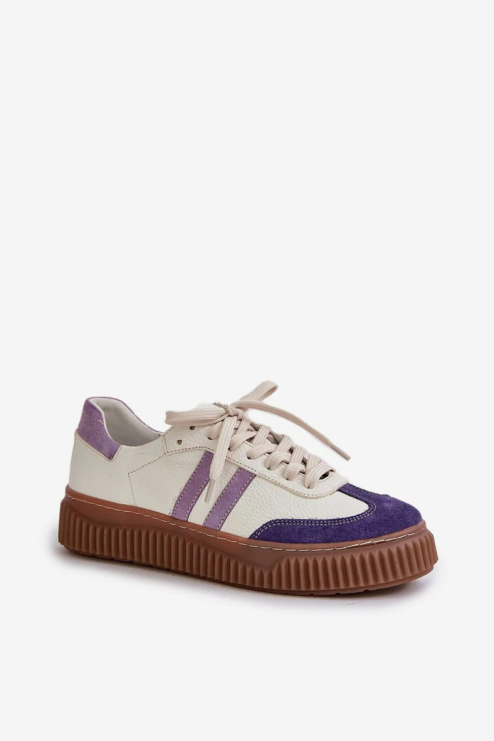 Chaussures sport femmes design moderne cuir naturel violet semelle épaisse lacets blancs confortables occasion quotidienne