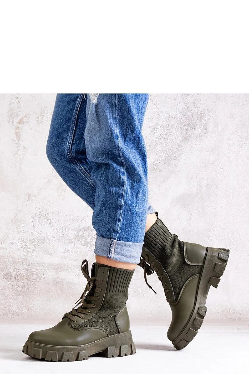 Bottes femmes kaki robuste moderne cuir synthétique tissu tricoté lacets semelle crantée confort automne hiver