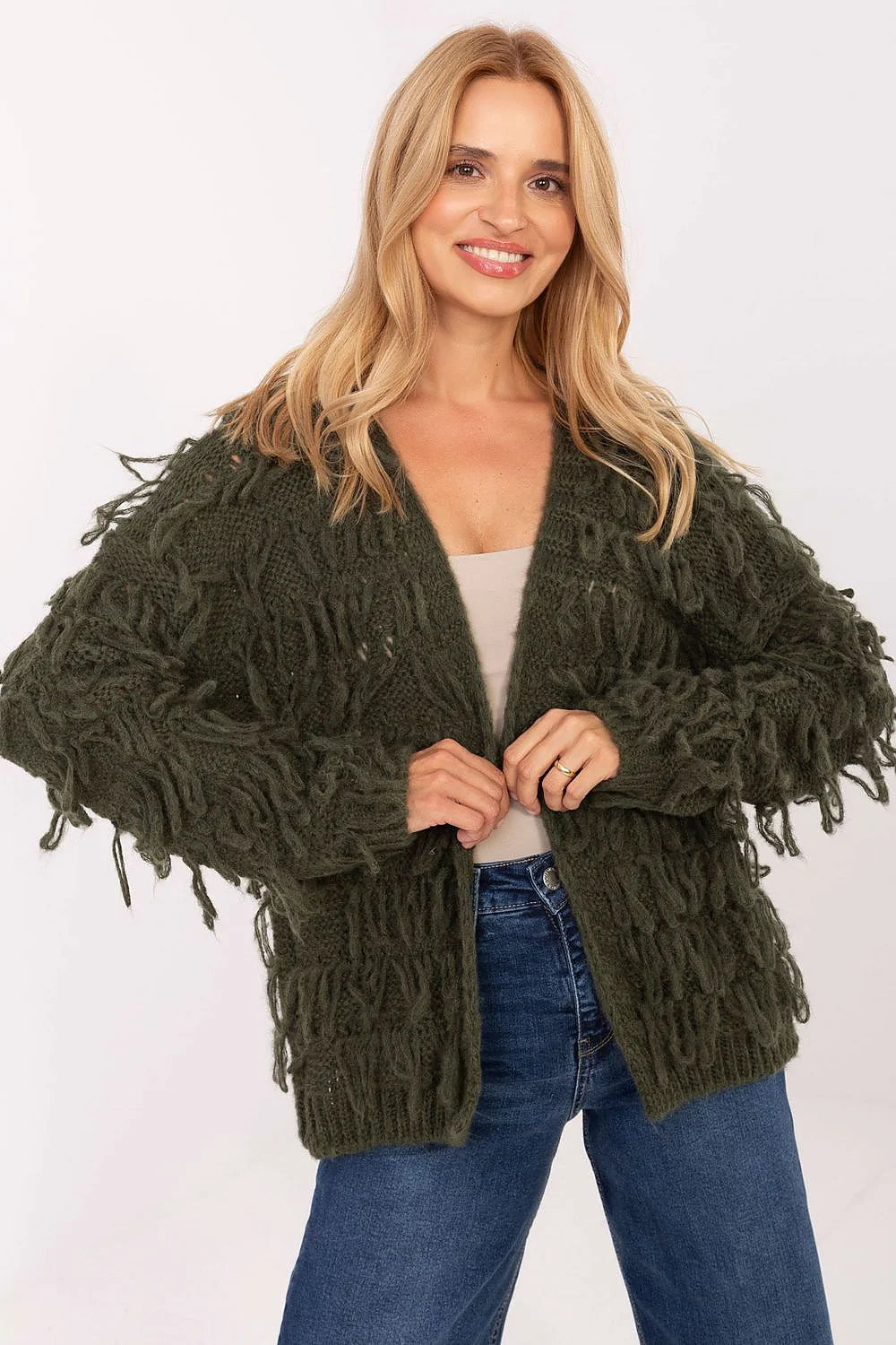 gilet cardigan femme oversize grosse maille mohair pelucheux vert olive colV bords côtelés manches longues franges texturées boho chaud superposition