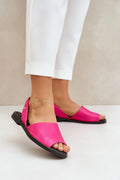 sandales femmes estivales élégantes cuir fuchsia rose vif slingback ouverte empeigne large bride arrière rivet doré semelle plate noire confortable