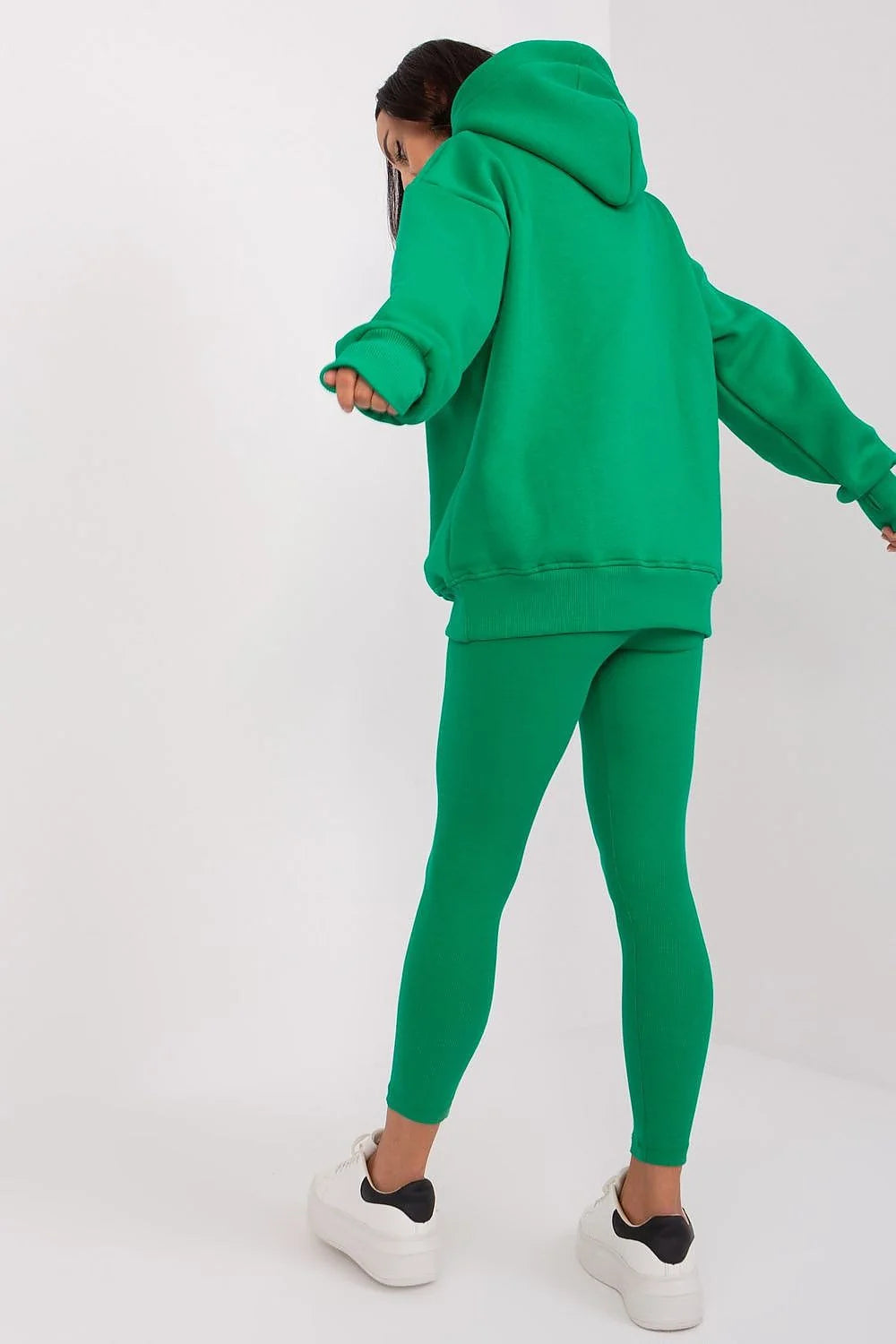 Ensemble de mode féminin vert vif sweat-shirt à capuche legging ajusté tissu extensible confortable occasion quotidienne femme