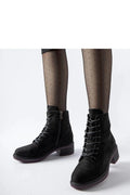 Bottes à talons basses en daim noir Solea, style moderne, montantes à la cheville, semelle violette, fermeture éclair latérale, confortable, élégance
