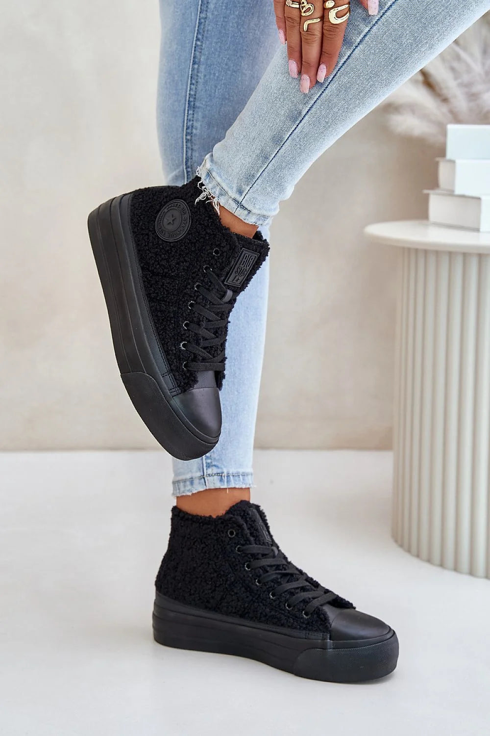 Baskets pour femmes style moderne Sherpa noire montantes urbain décontracté confortable chaussures automne-hiver femmes