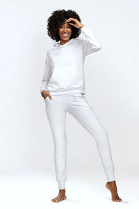 Ensemble sweatshirt capuche pantalon jogging blanche coupe ample ajusté style sportif détente femme DKaren