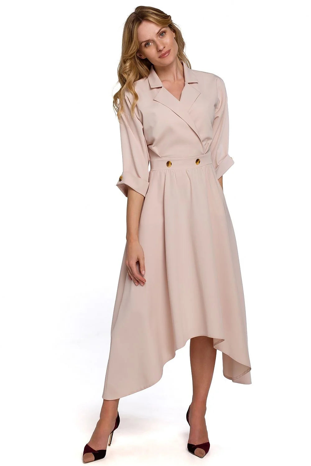 Robe noire asymétrique polyester chic moderne femme élégante manches longues boutons dorés urbain chic