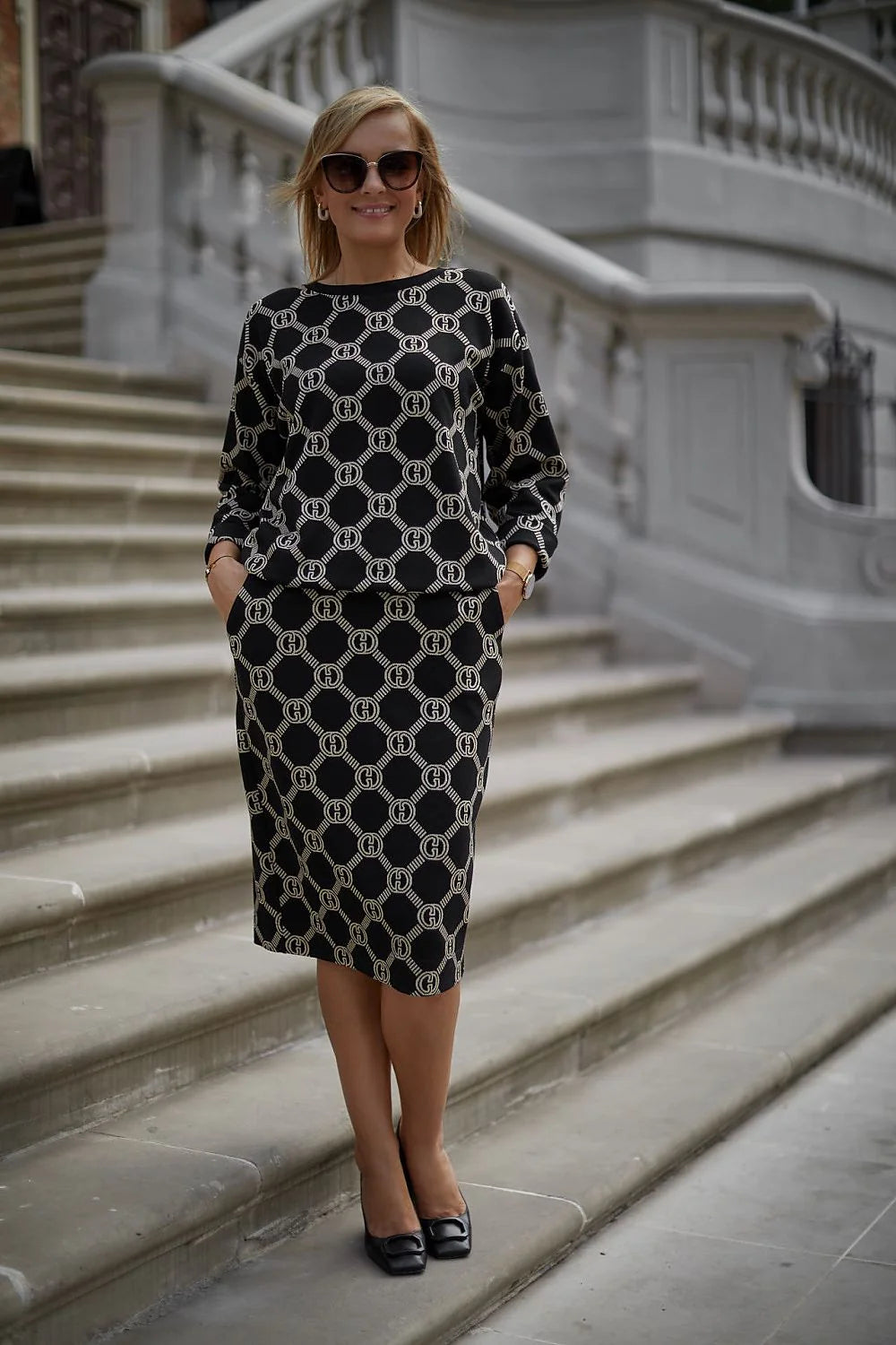 Ensemble deux pièces pour femmes maille géométrique noire et beige coupe droite manches longues poches taille ajustable