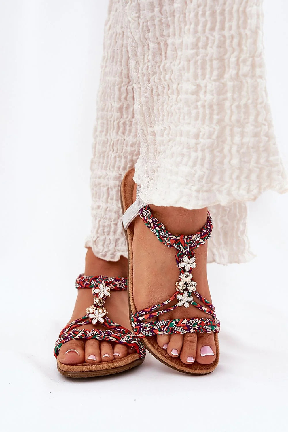 Sandales pour femmes design estival élégant tissu multicolore fleurs métalliques semelle synthétique boho chic confort tout le jour