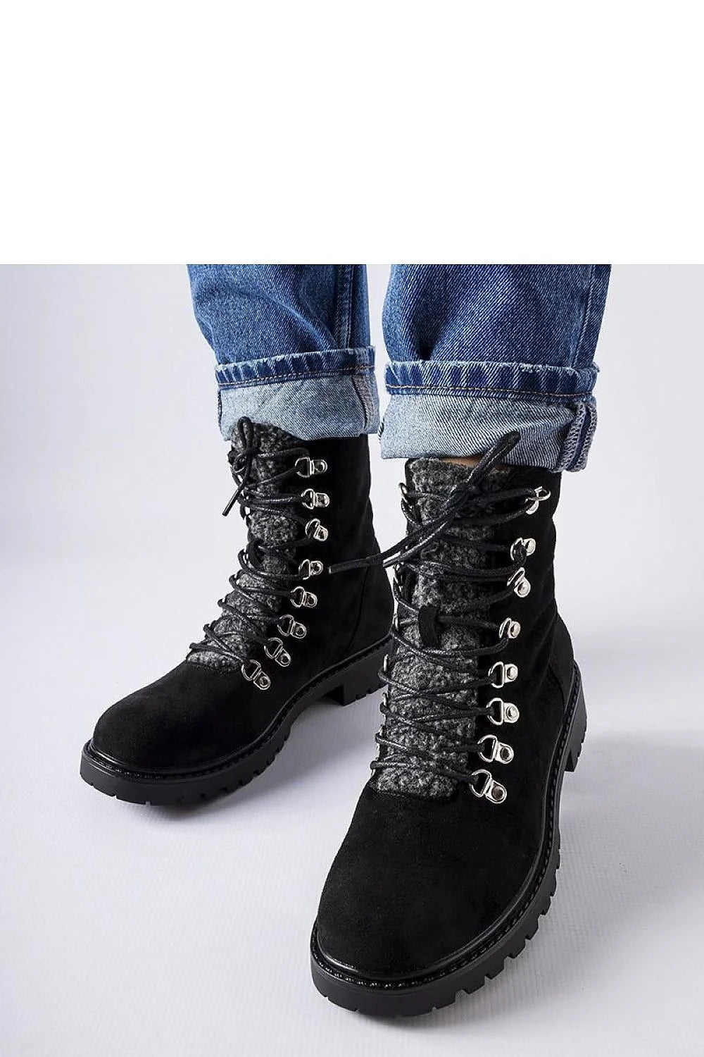 Bottines pour femmes en suède noir design moderne bout rond lacets métalliques semelle caoutchouc noire bottes automne hiver