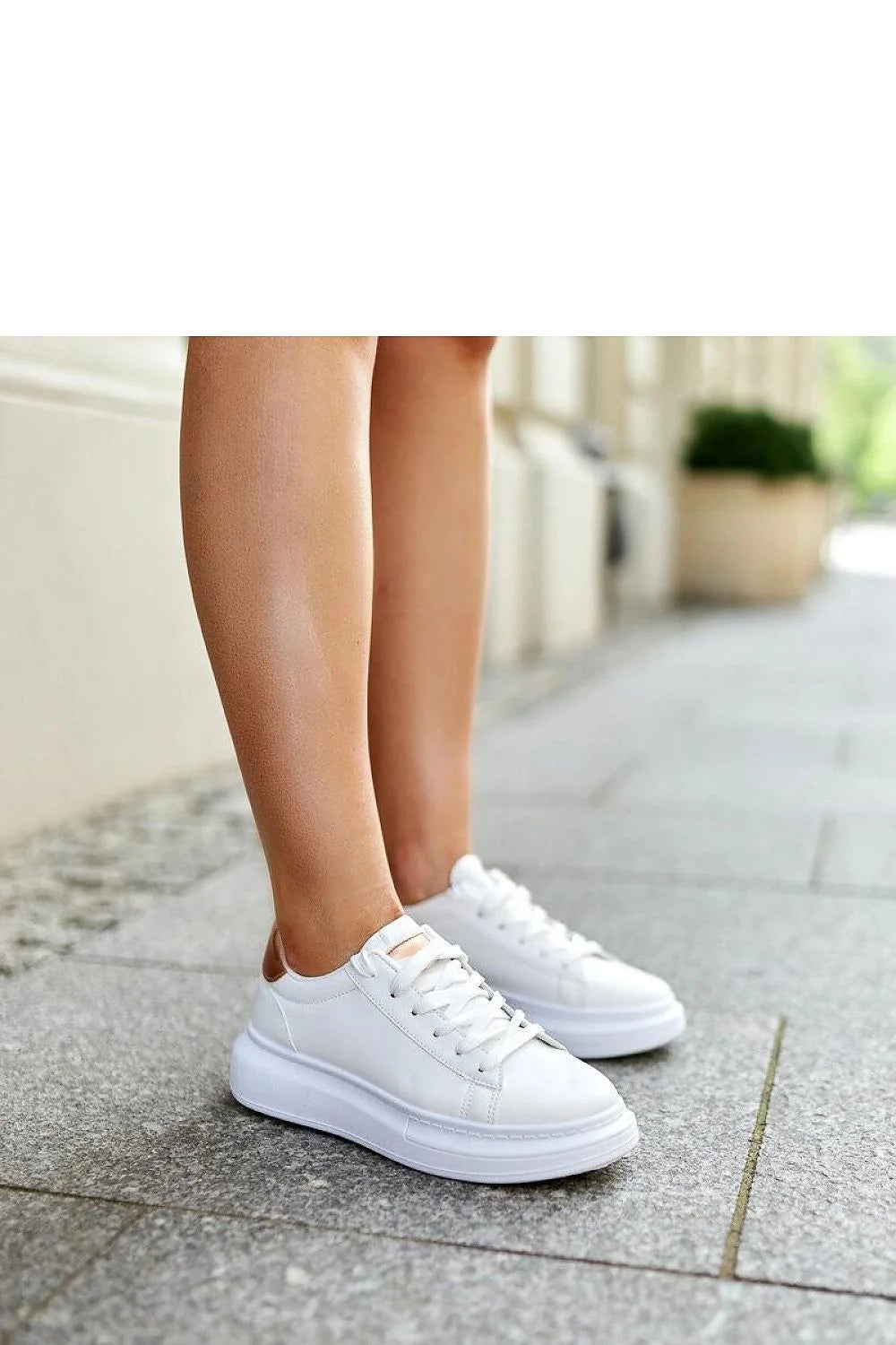 Baskets femmes style moderne blanc semelle épaisse caoutchouc arrondi confortable minimaliste urban daily casual