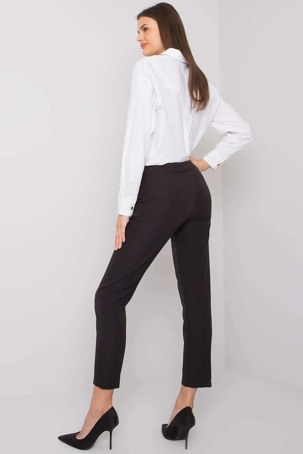 Pantalon noir cigarette lycra polyester confortable élégant ceinture dorée professionnel chic bureau femme mode