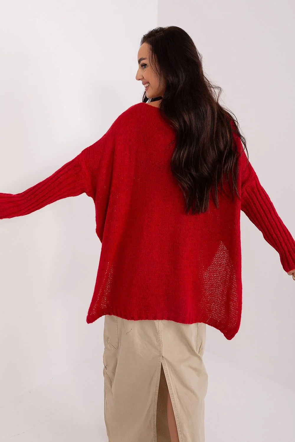 Pull pour femme moderne asymétrique couleur rouge vive motif torsadé manches longues côtelées ajustables confort acrylique