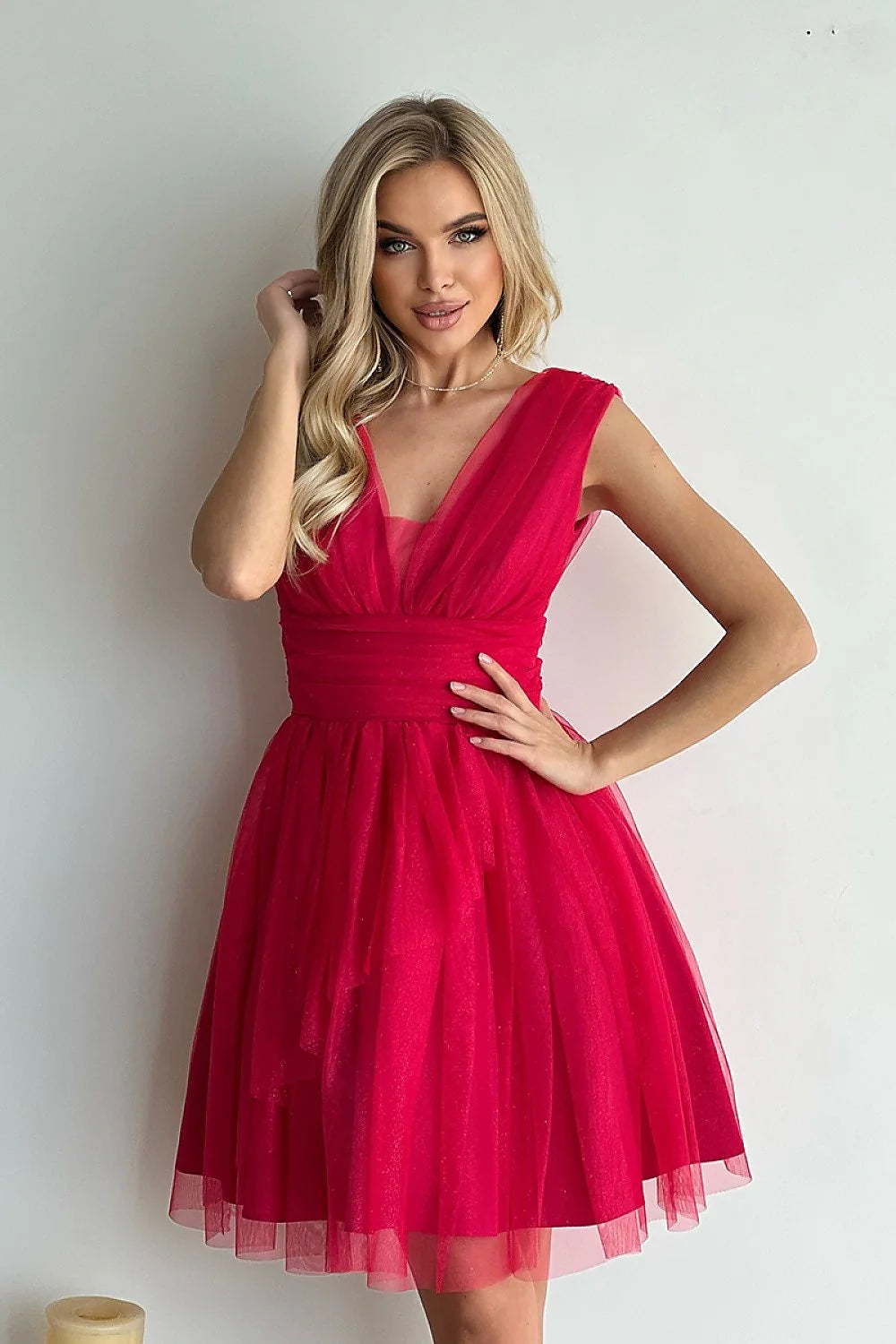 Robe de soirée élégante en tulle tissu tulle couleur rouge buste drapé ceinture large jupe évasée taille ajustable femme