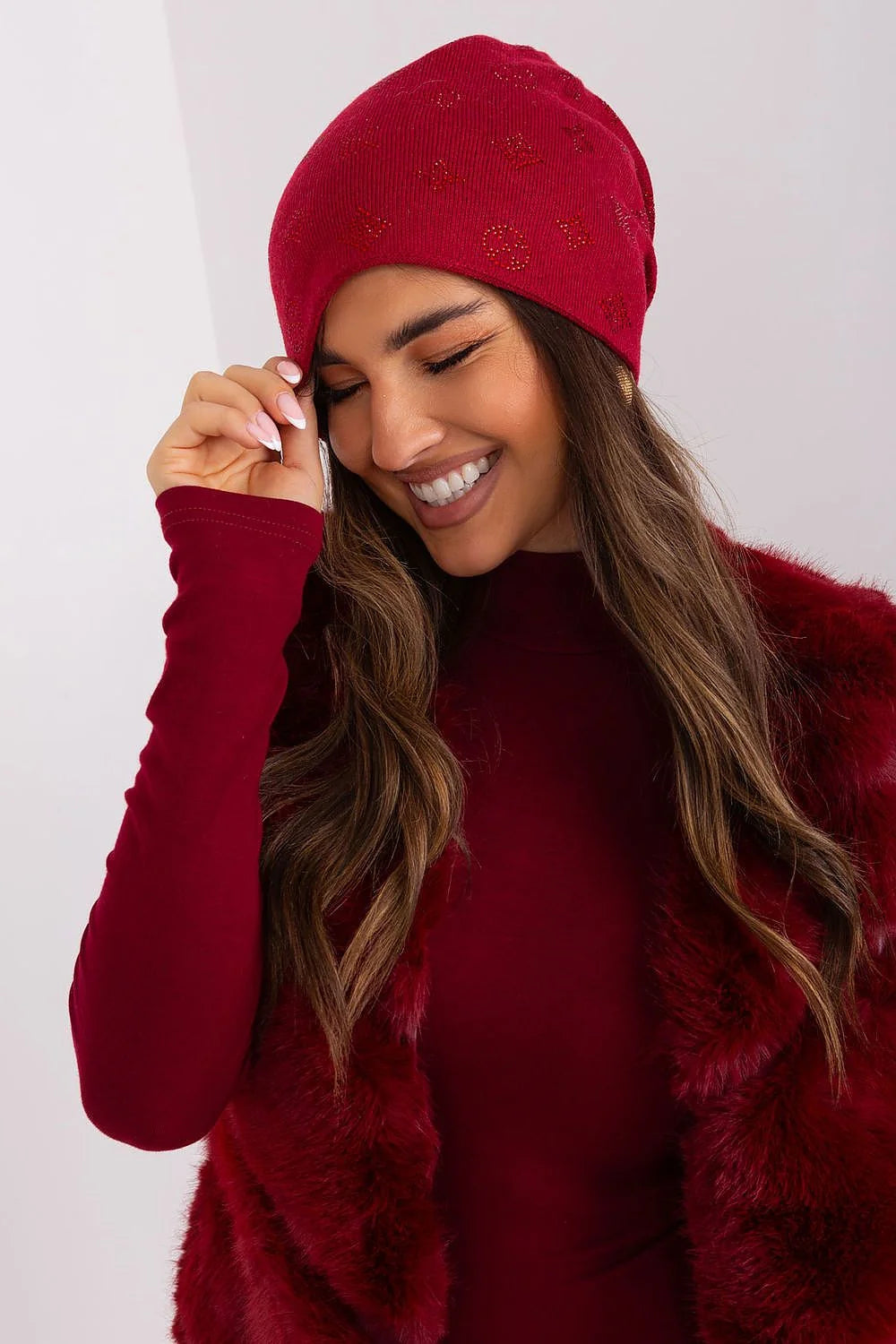 bonnet gilet haut hiver élégant rouge bordeaux vif tricot imitation fourrure femme maille côtelée slouchy ajusté doux extensible scintillant