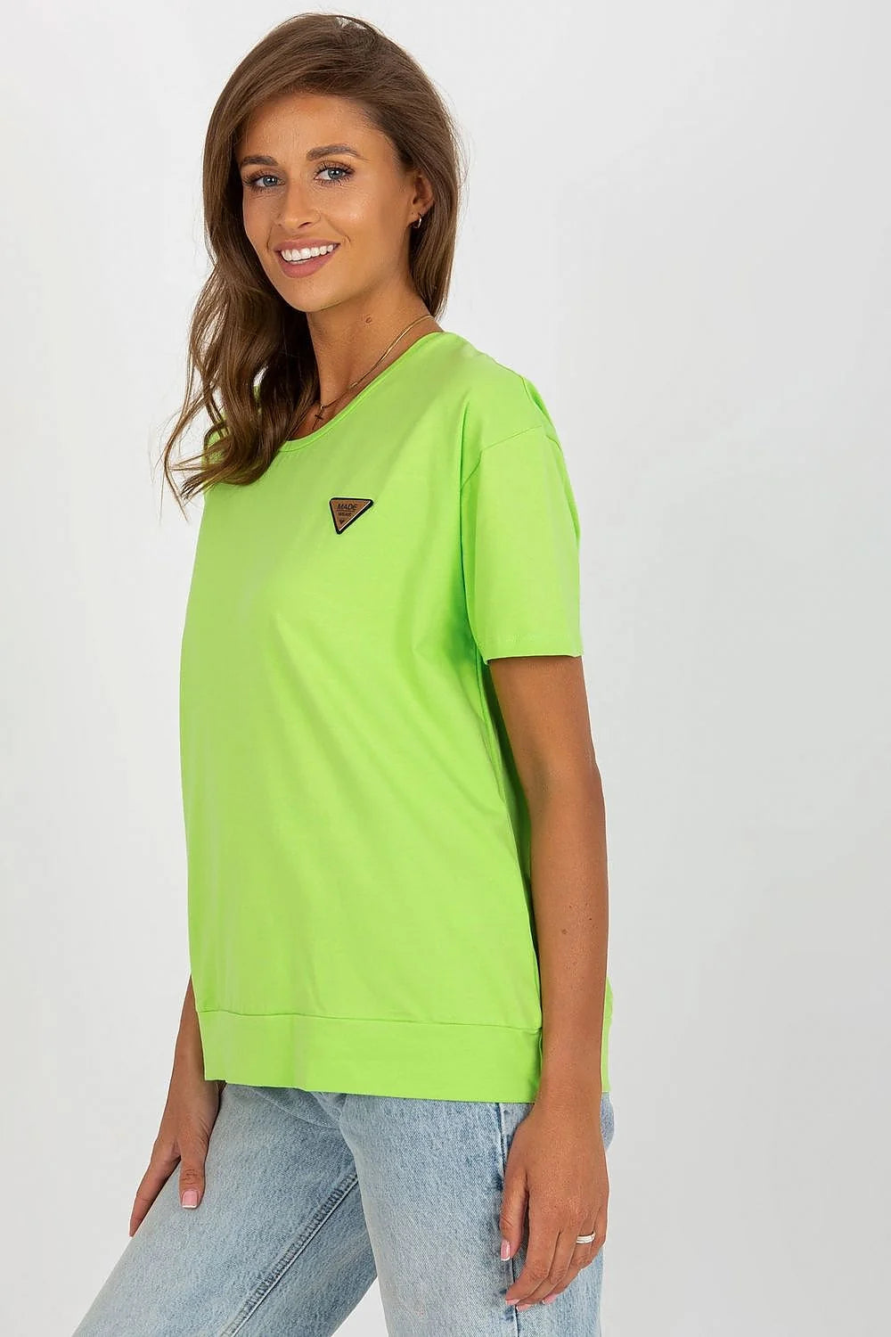 Chemisier pour femme manches courtes encolure ronde écusson décoratif coton élasthanne couleur vert fluo moderne casual