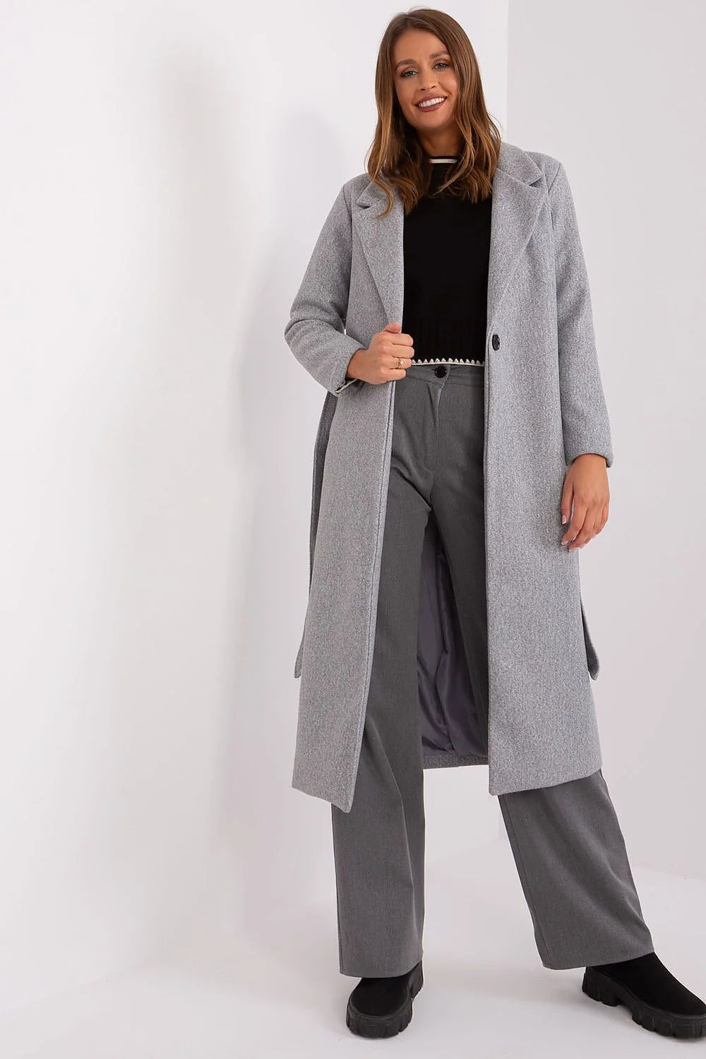 Manteau féminin classique élégant longueur midi manches longues col à revers cranté fermeture unique couleur grise clair doublure intérieure polyester