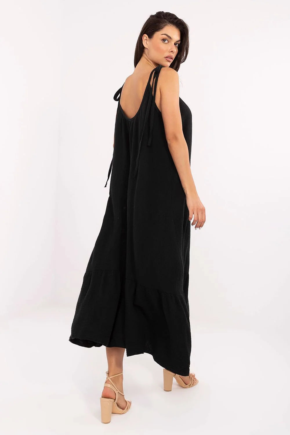 robe maxi noire mousseline coton légère fluide coupe ample encolure arrondie bretelles fines nouables réglables volant cheville bohème