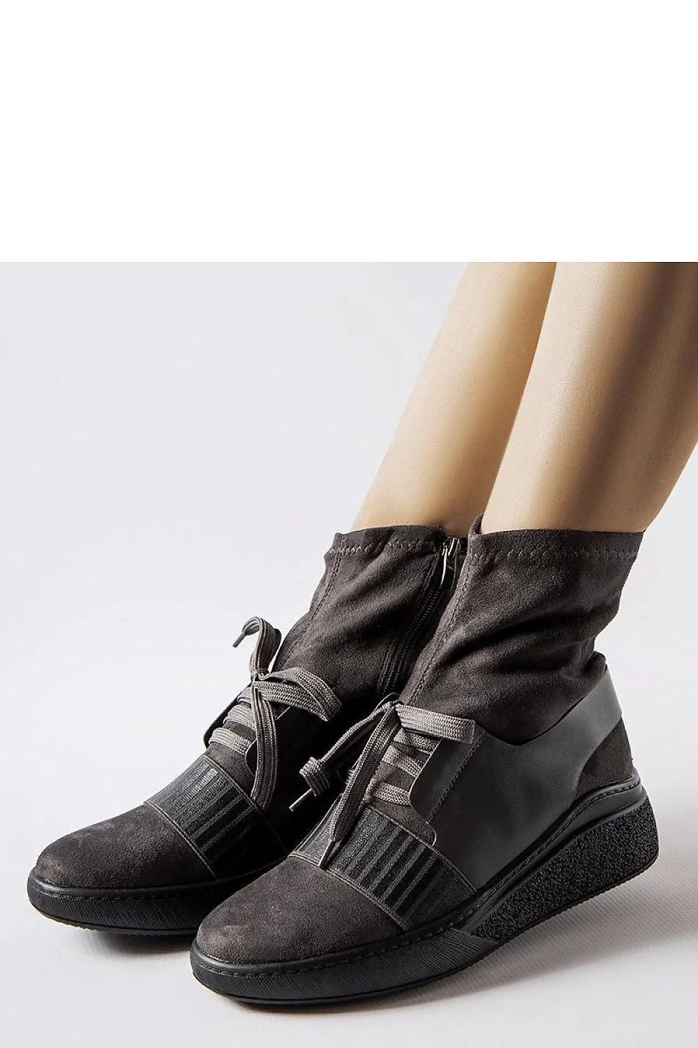 Bottines pour femmes design moderne fonctionnel fermeture éclair lacets cuir biologique talon compensé confortable