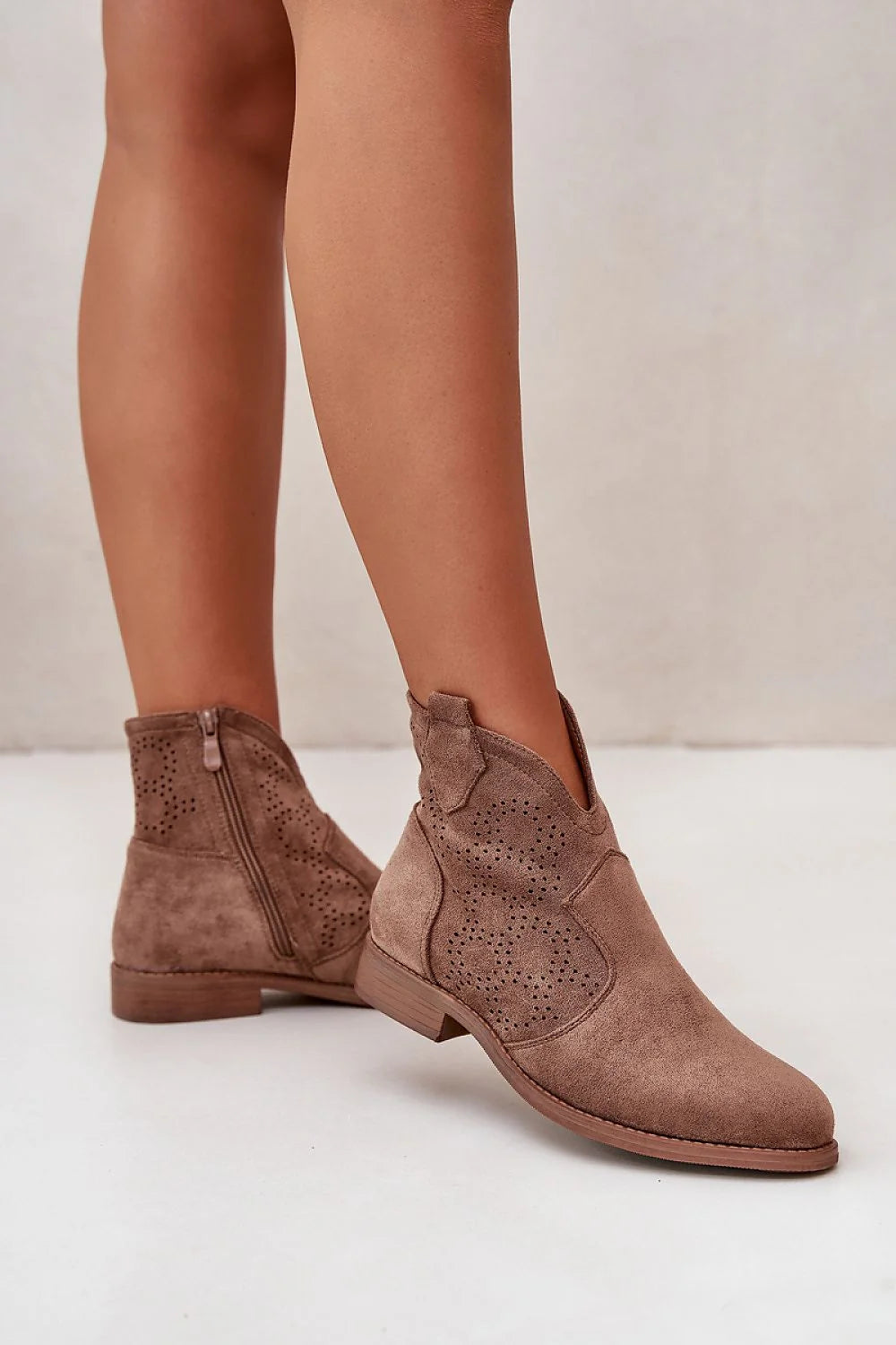 Bottines femmes taupe moderne élégance perforations zip cuir écologique talon plat printemps occasion quotidienne mode 2023