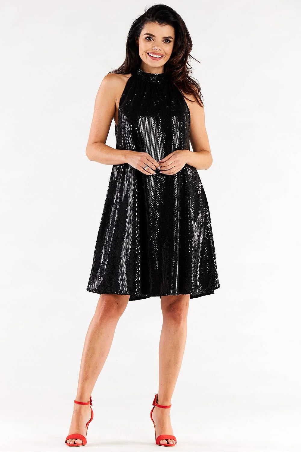 Robe de soirée élégante sans manches couleur verte foncée en tissu scintillant col montant silhouette trapèze femme
