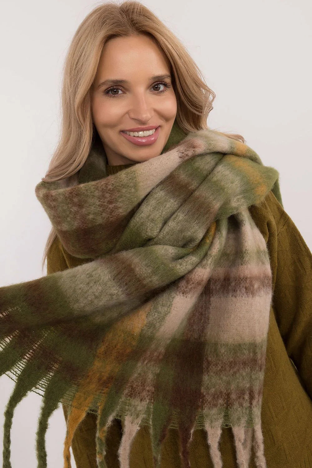 Châle en polyester élégant à carreaux classiques 186 cm longueur femme automne hiver pompons décoratifs style mode