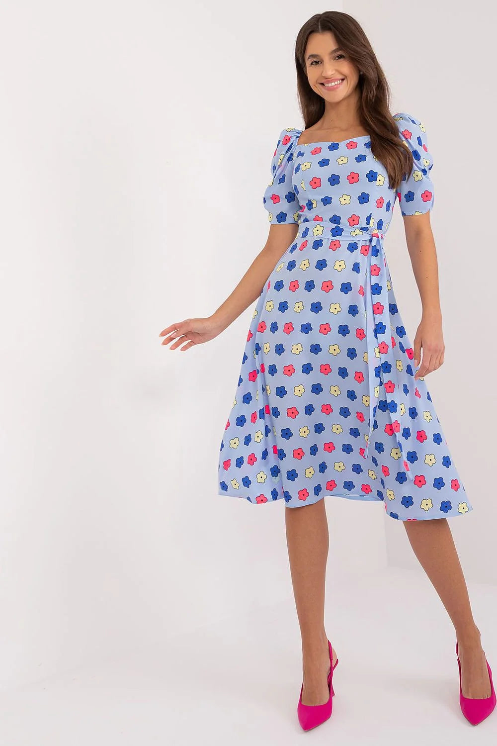 Robe d'été imprimé floral manches courtes encolure carrée taille ajustée jupe évasée mi-longue polyester léger femme