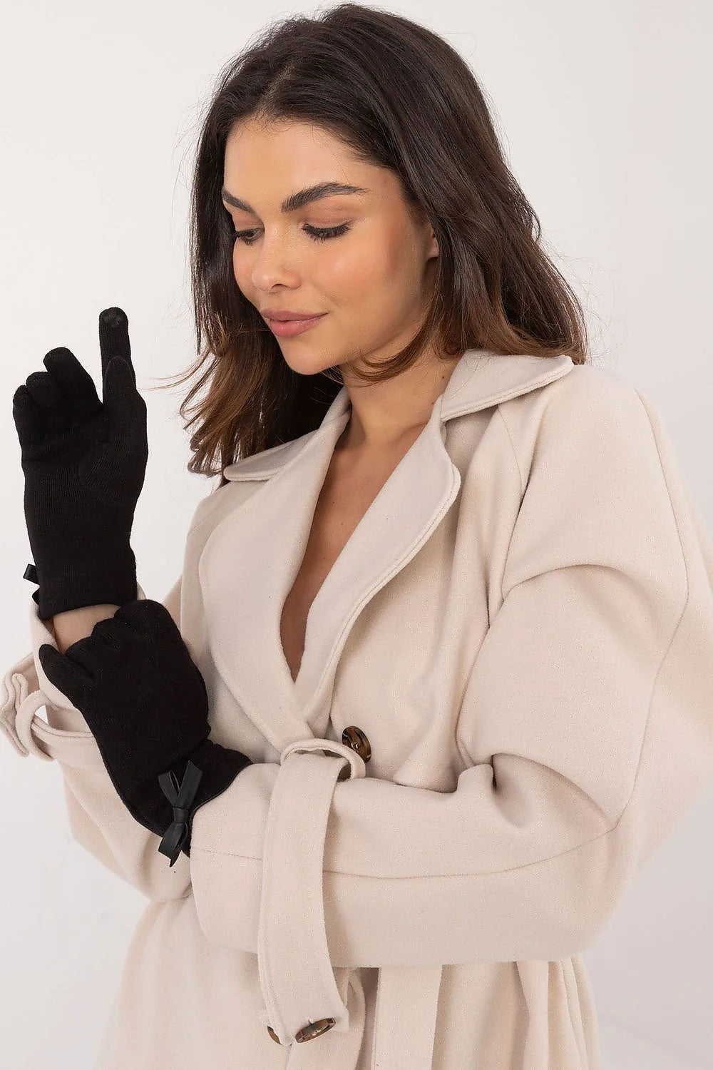 Manteau hiver femme élégant beige long manches longues col large ceinture ajustable boutons marbrés gants décoratifs noirs