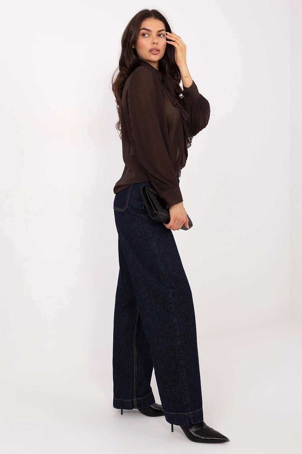 chemise femme manches longues plissées lavallière nouée jabot volants chiffon marron foncé semi transparent fluide légère stretch confortable boutonnée élégante