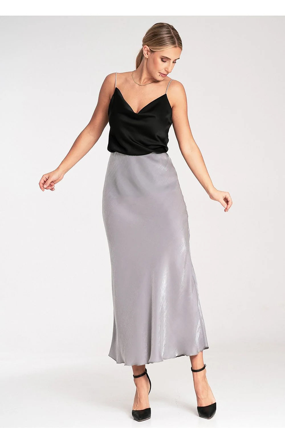 Robe à deux tons noire et argentée en satin longue évasée buste ajusté bretelles fines femme occasion élégante