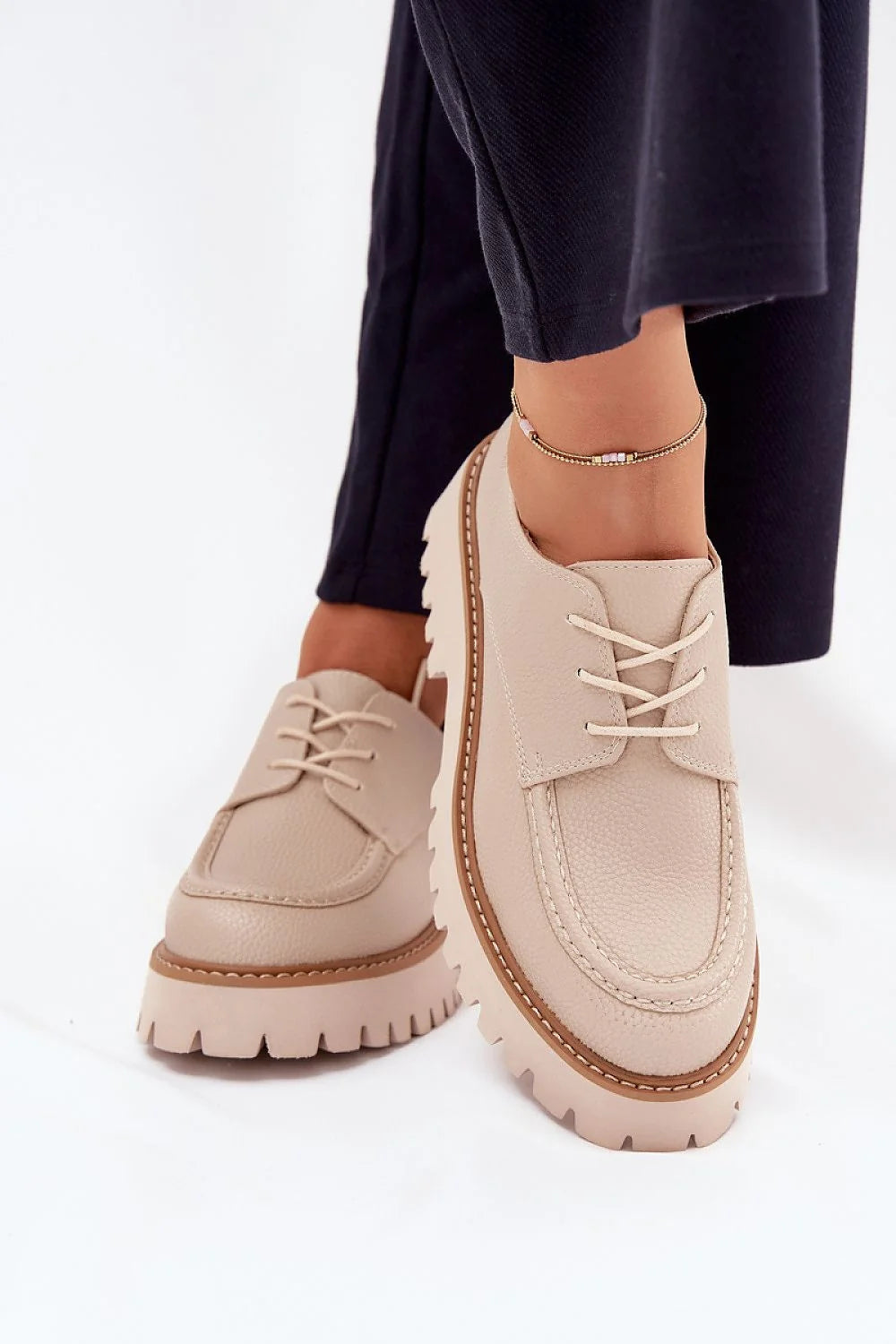 mocassins femme BiStar cuir écologique grainé beige lacets bout rond surpiqûres semelle plateforme crantée épaisse trépointe marron confort