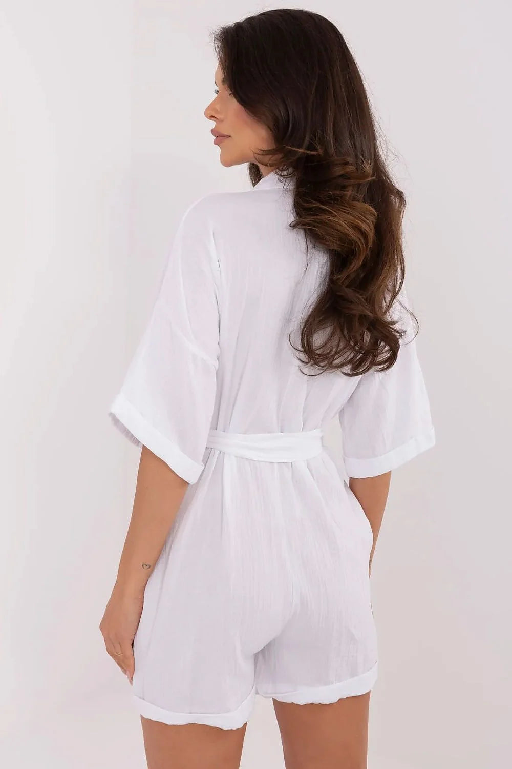 Combinaison Femme Élégante et Décontractée en Mousseline de Coton Blanche Manches Mi-Longues Ceinture en Tissu Poches Latérales Occasions Estivales Italie Moda