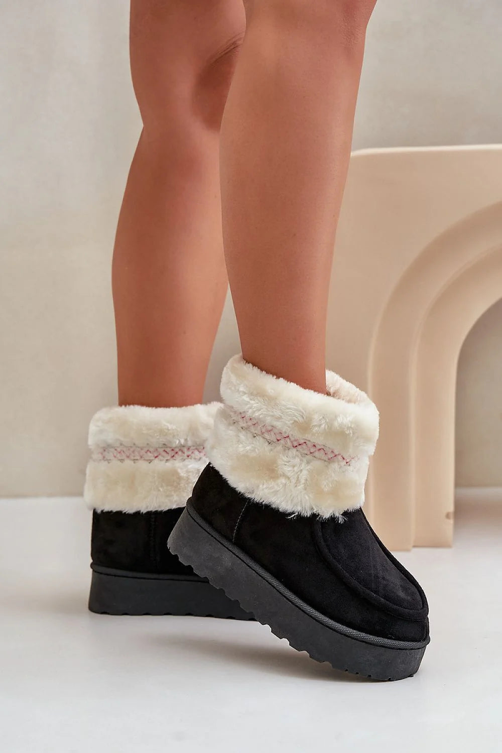 Bottes de neige Step in style femmes suède écologique fourrure blanche plateforme compensée style casual chic noir blanc rose