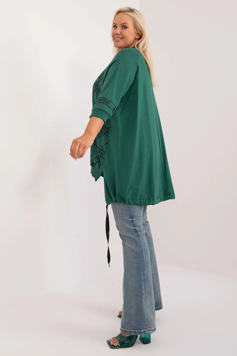 tunique oversize grande taille Relevance asymétrique coupe allongée manches trois quarts encolure ronde strass vert émeraude capuche streetwear