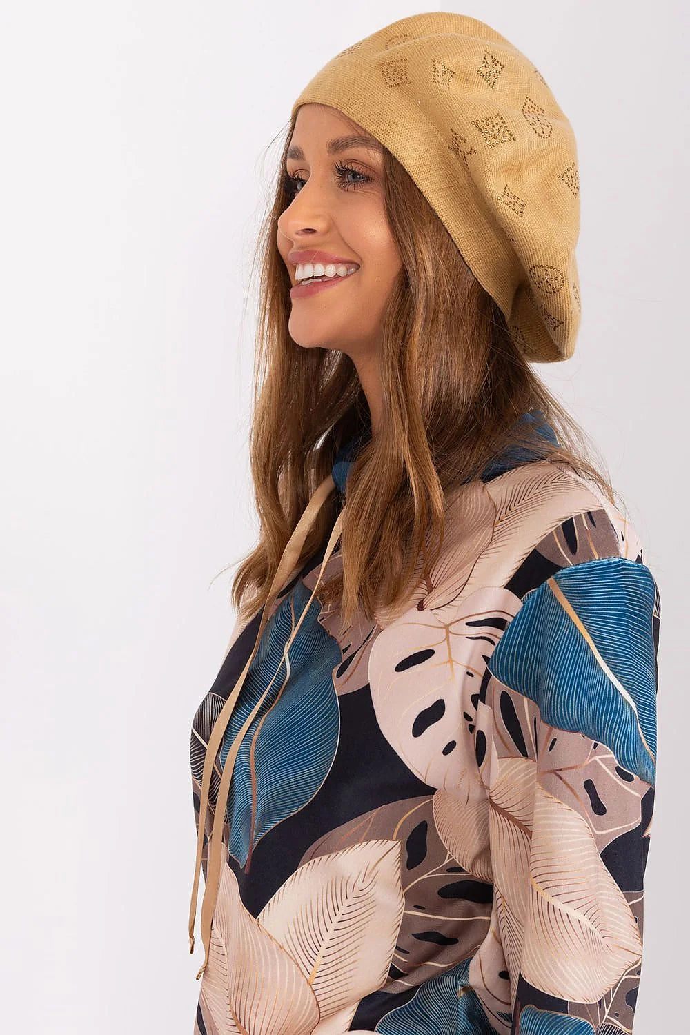 Ensemble chic et décontracté pour femme avec béret en tricot et haut à capuche polyester et coton