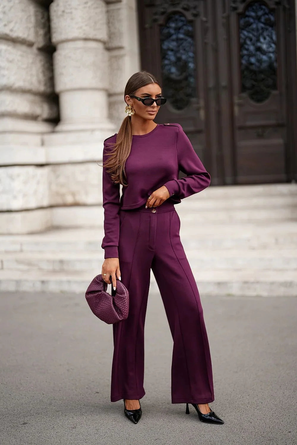 ensemble femme chemisier pantalon sweat col rond taille haute coupe large prune profond minimaliste chic boutons epaules coutures verticales viscose