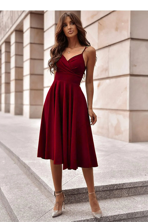 Robe de soirée élégante longue manches épaules nues encolure en V jupe évasée rouge profond femmes occasion spéciale