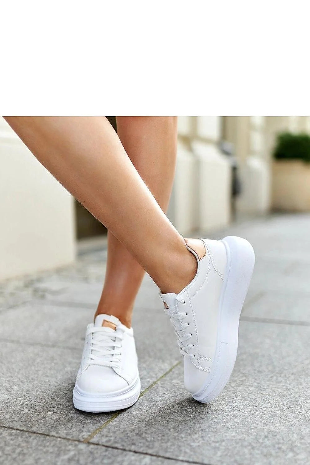 Baskets femmes style moderne blanc semelle épaisse caoutchouc arrondi confortable minimaliste urban daily casual