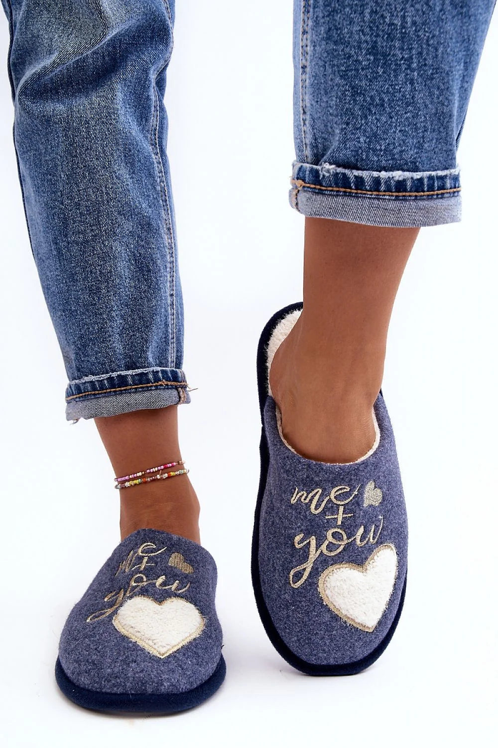Pantoufles femmes style confort fourrure feutre bleu denim douillet intérieur cosy mule Bout fermé cœur broderie dorée