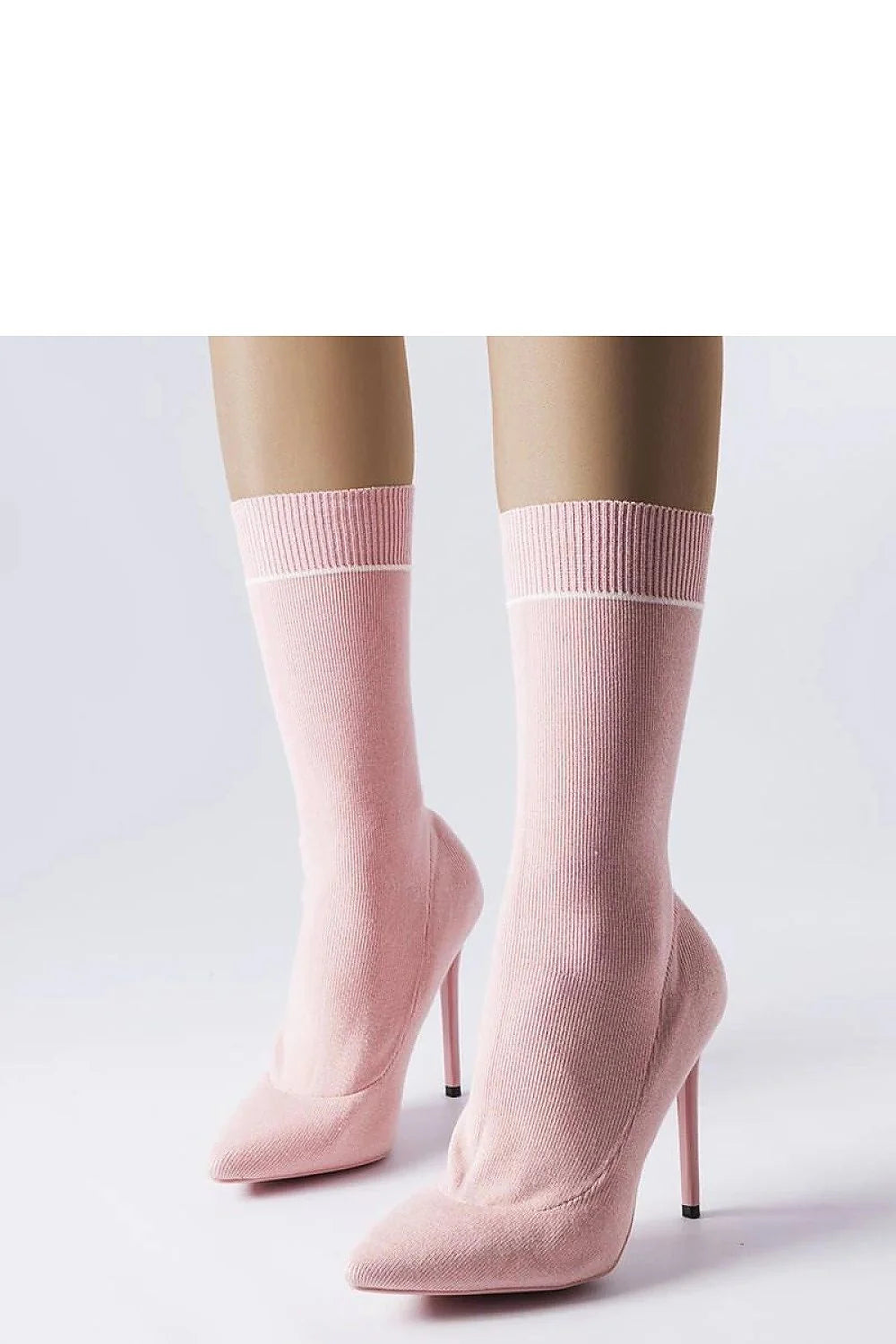Chaussures féminines design audacieux talons aiguilles style moderne couleur rose pâle tige élastique montante mi-mollet